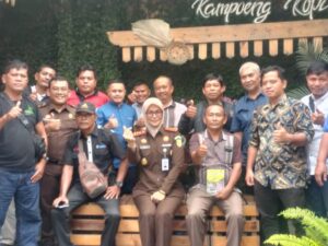 Kajari Pelalawan, Silpia Rosalina SH, MH Ramah Tamah Sekaligus Pamit dengan Insan Pers