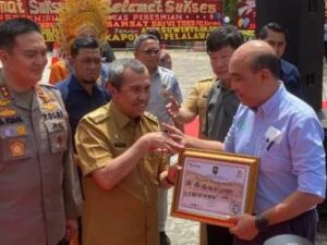 PT RAPP Terima Penghargaan dari Gubernur Riau Karna Tertib Bayar Pajak