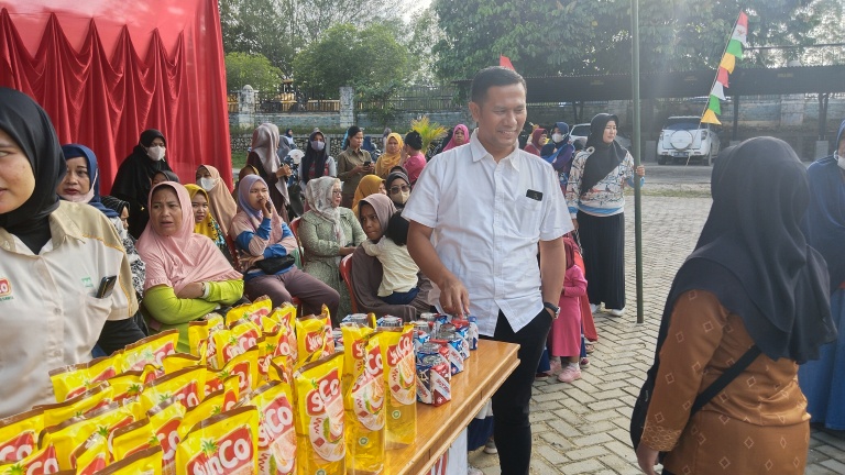 PT Musim Mas Salurkan 3 Ton Minyak Goreng Kepada Masyarakat Pangkalan Kerinci