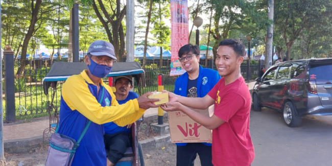 Bagi Takjil Lintas Agama Serang: Bersatu dalam Manisnya Keberagaman