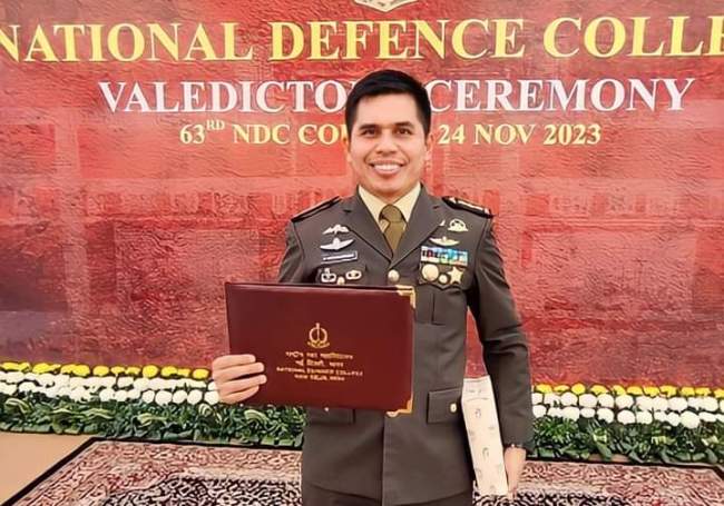 Diikuti 26 Peserta Berbagai Negara, Polsan Situmorang Raih Book Prize Award National Defence College India