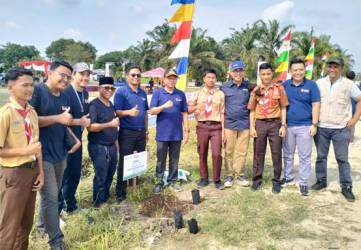 Rangkaian Kegiatan RGE Founder’s Day 2023 Berlanjut, Karyawan RAPP dan Masyarakat Gotong Royong di Pangkalan Kerinci Barat