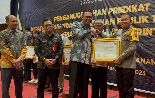 AKBP Suwinto Terima Penghargaan Predikat Standar Pelayanan Publik tahun 2023