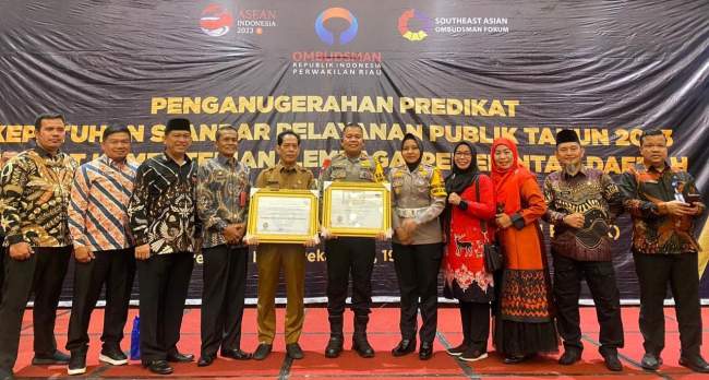 Pelalawan Raih Penghargaan Penilaian Kepatuhan Penyelenggaraan Pelayanan Publik Tahun 2023 dari Ombudsman RI