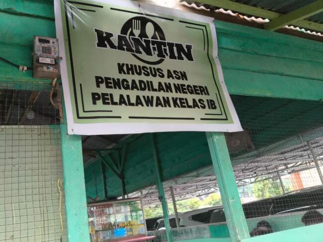 Kepala Pengadilan Negeri Andry Simbolon Larang Pengunjung, Wartawan dan Pengacara Masuk Dikantin