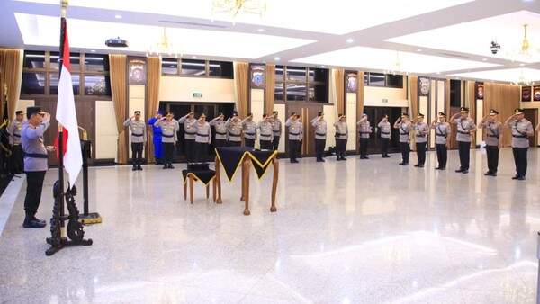 Kapolri Jenderal Listyo Sigit Prabowo Lantik 4 Kapolda Baru hingga Kadivkum Polri